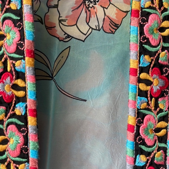 JOHNNY WAS Fuska Reversible Flower Embroidered Kimono Style Snap Front Jacket - Picture 4 of 14